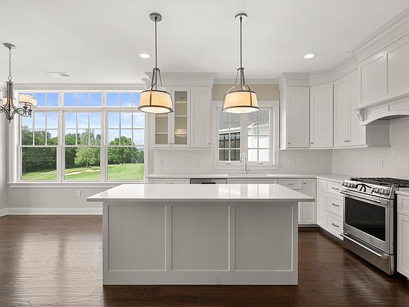 2nd image of 788 Farmington Ave #302