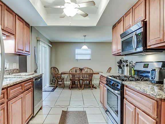 4th image of 594 Avignon Dr