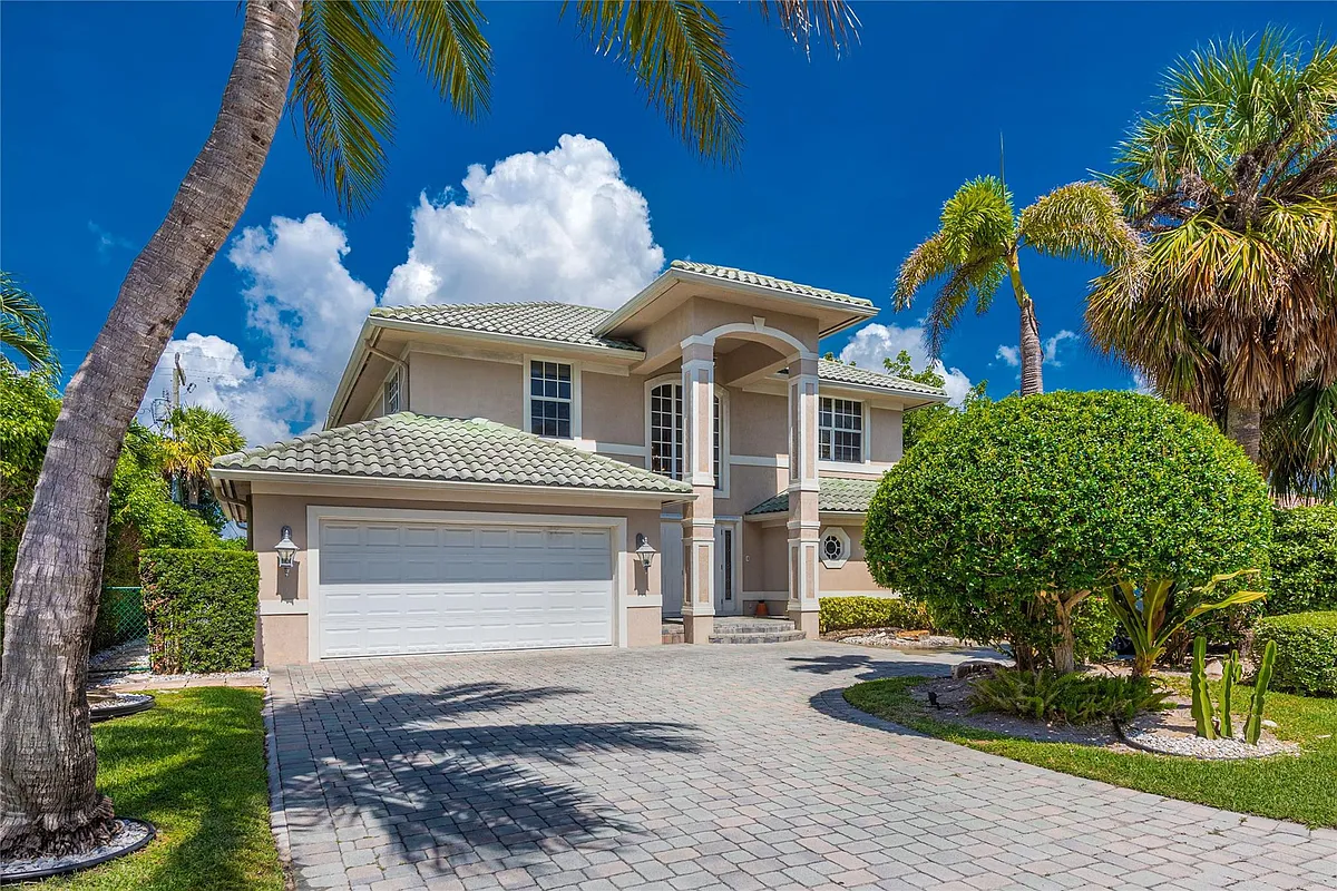 Building Photo - 2999 Banyan Rd