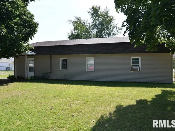 302 3rd St, Colona, IL 61241