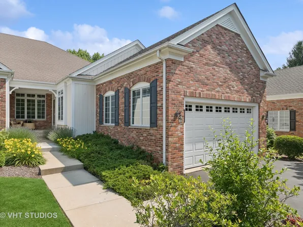 4218 Weatherstone Rd, Crystal Lake, IL 60014