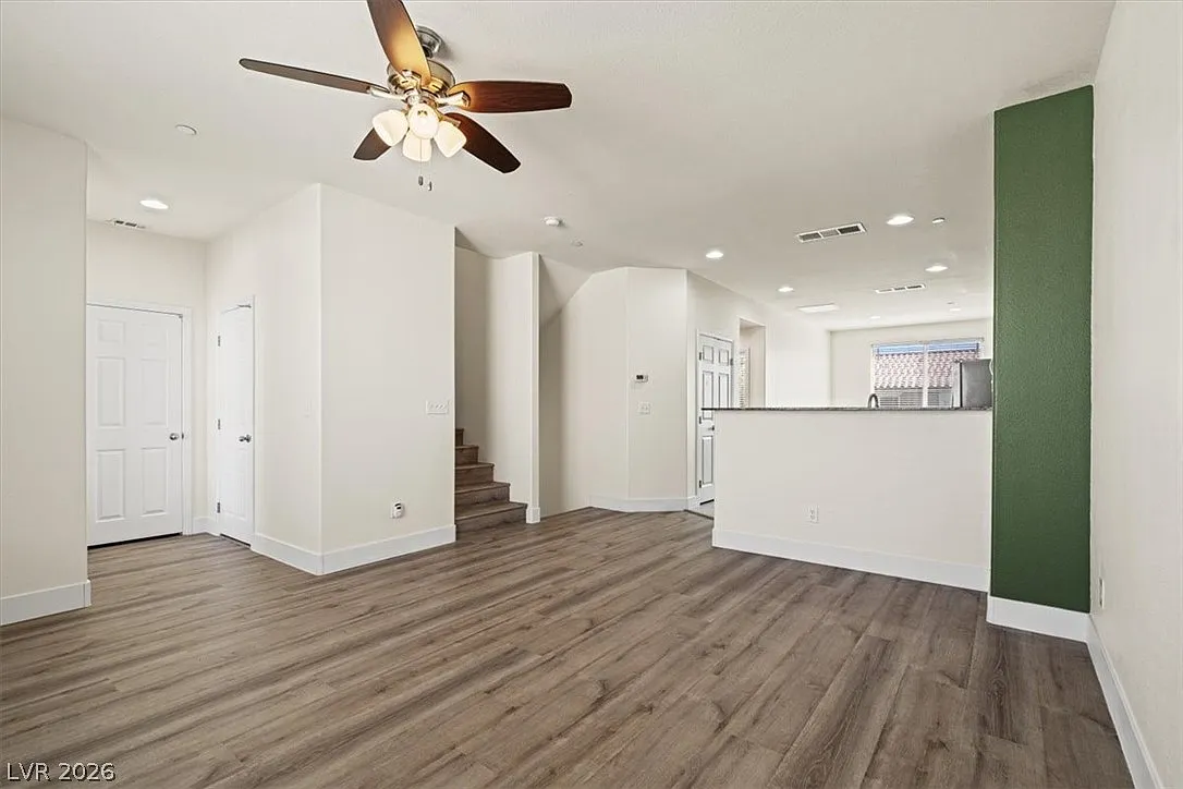 4 bed, 3.5 bath, 1874 sqft, $1,940 — Photo 3