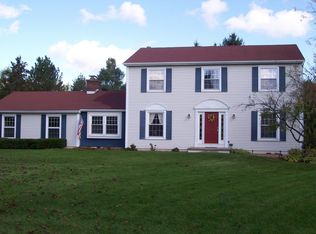 5628 Briar Meadow Ct, Saline, MI 48176