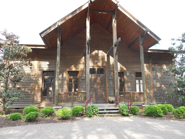 2nd image of 540 Paloma Ln