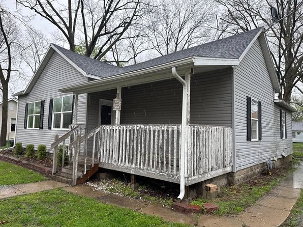 112 Dewolf St, Odin, IL 62870