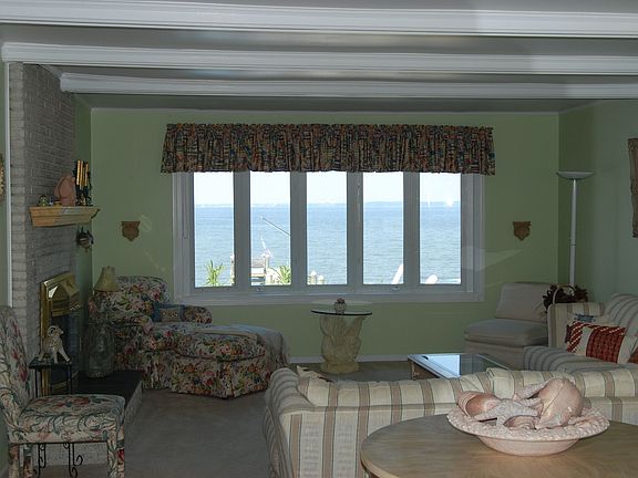 Living Room w Bay views