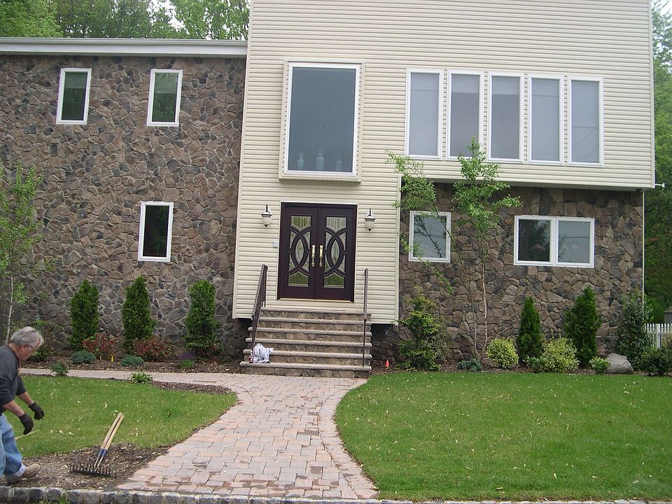 24 Buchanan
