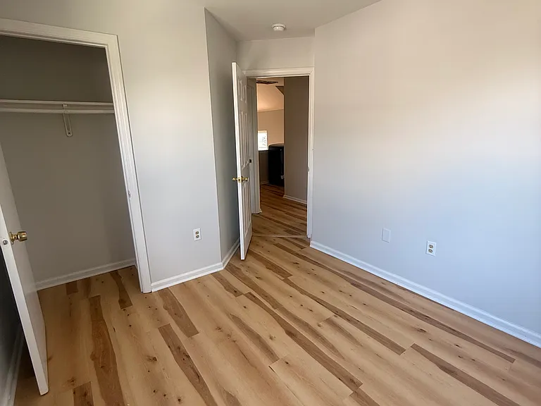 21 Avenue A — Photo 6