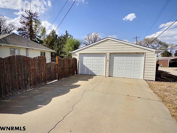 4th image of 2401 Avenue A