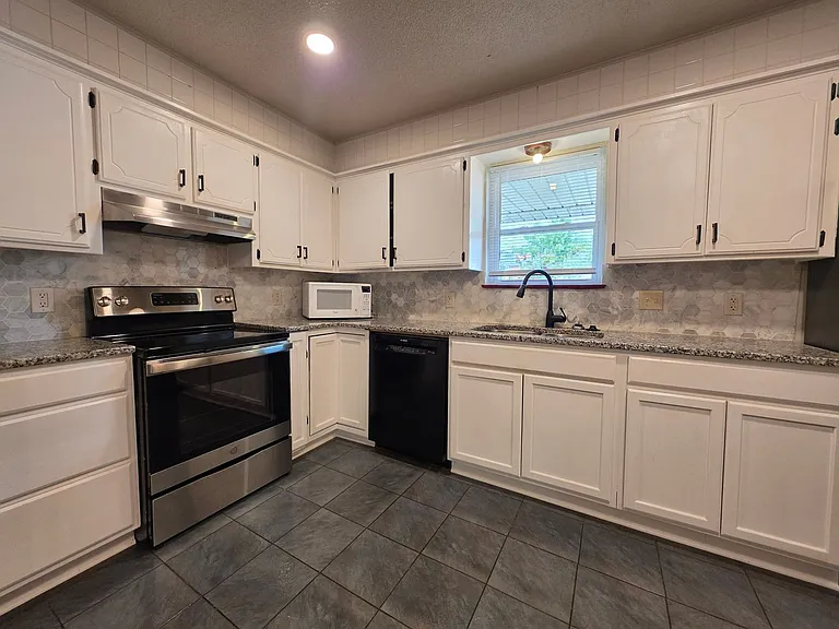 1 Red Oak Rd — Photo 8