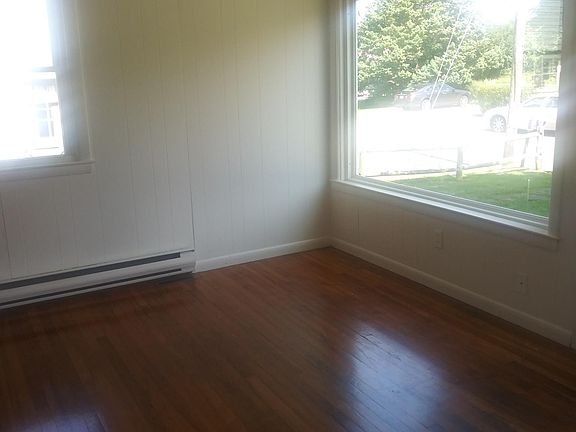 3rd image of 13 Kathy Ann Dr