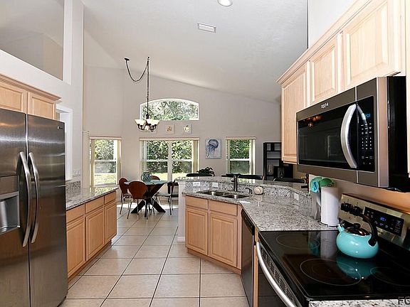 2nd image of 15 Saint Andrews Ct