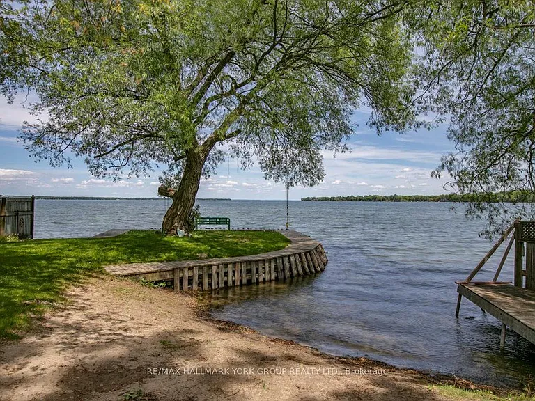 21 Lakeshore Rd — Photo 37