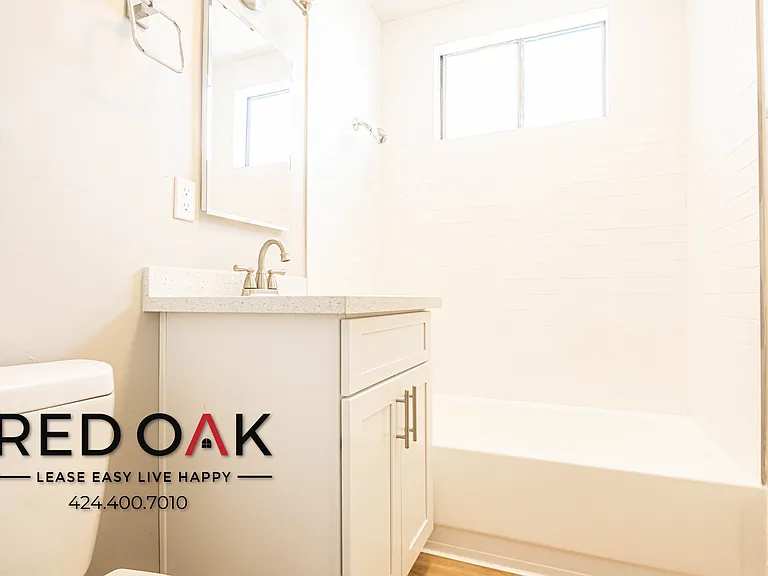 1589 E 47th St #3 — Photo 13