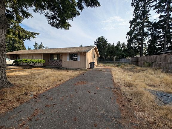 3rd image of 2876 SE Calaveras St