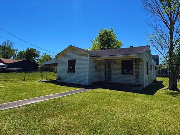 2nd image of 3285 Texas St