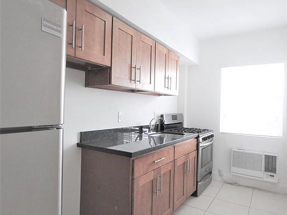 5th image of 1348 Drexel Ave APT 19