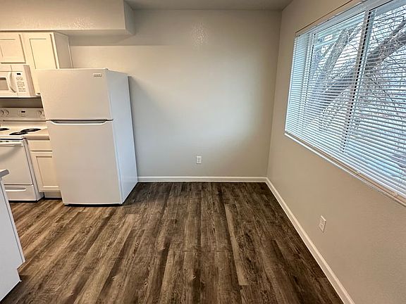 5th image of 250 Village Dr #260