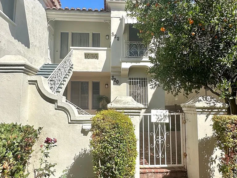 320 S. Rexford Drive — Photo 1