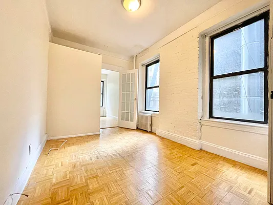 Rented by City Connections Realty | media 9