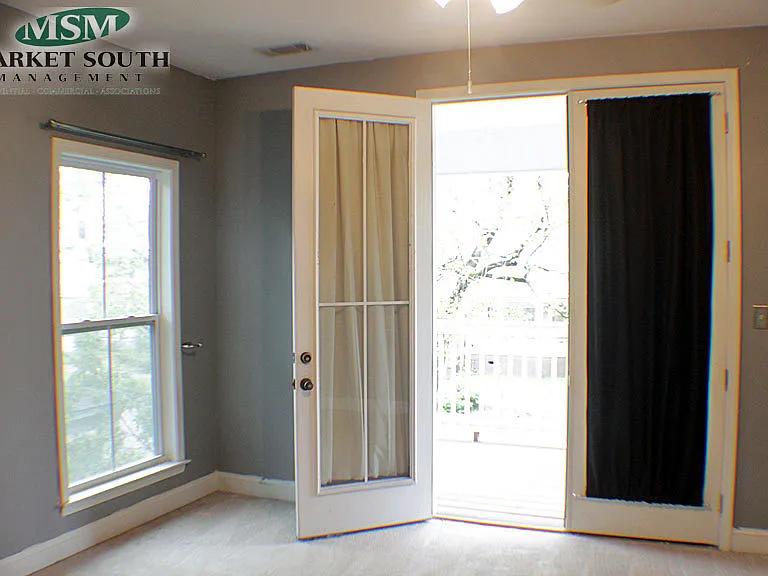 727 E Henry St — Photo 6