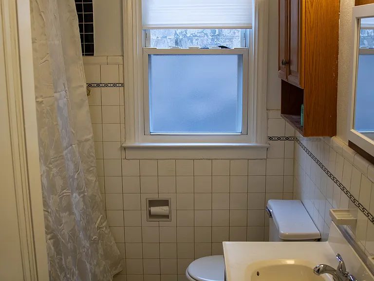 2111 Monroe St #1 — Photo 6