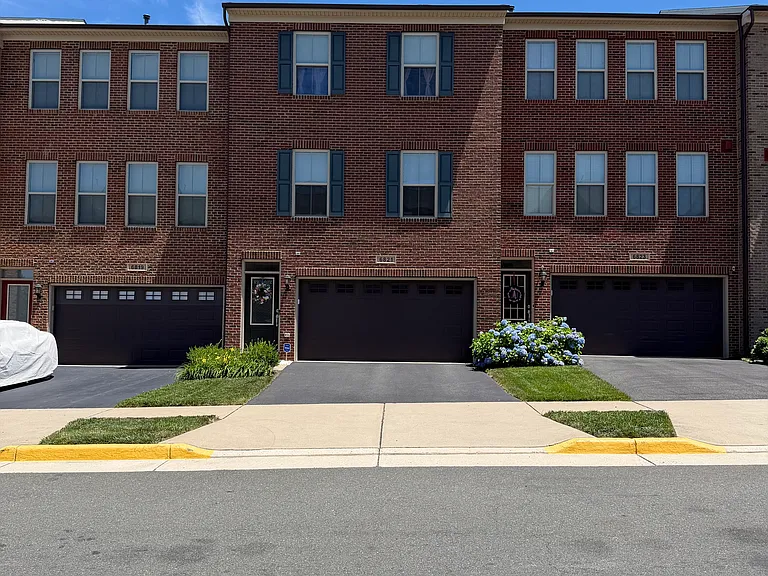 6821 William White Way — Photo 2