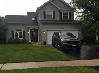 205 Magnolia Dr, North Aurora, IL 60542