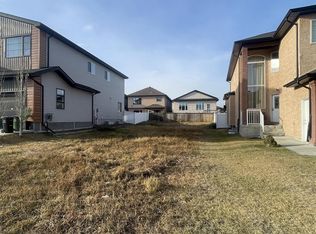 16768 60th St NW, Edmonton, AB T5Y 0W5