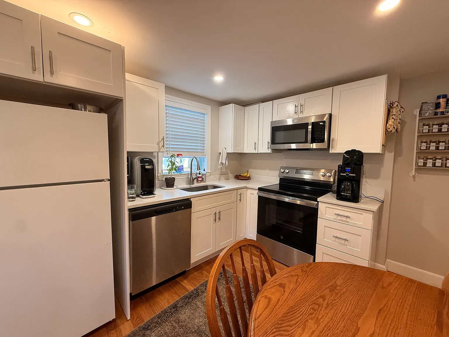 3 bed, 946 sqft, $3,000 — Photo 4