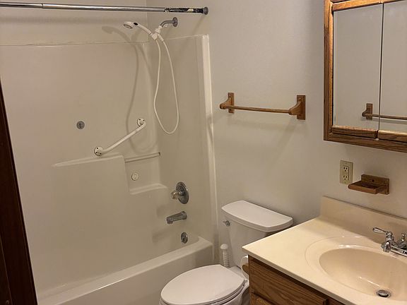 5th image of 133 S Dakota St #1