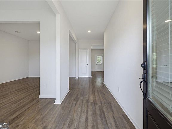 5th image of 446 Samara Ct