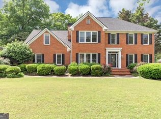 395 Clubfield Dr, Roswell, GA 30075
