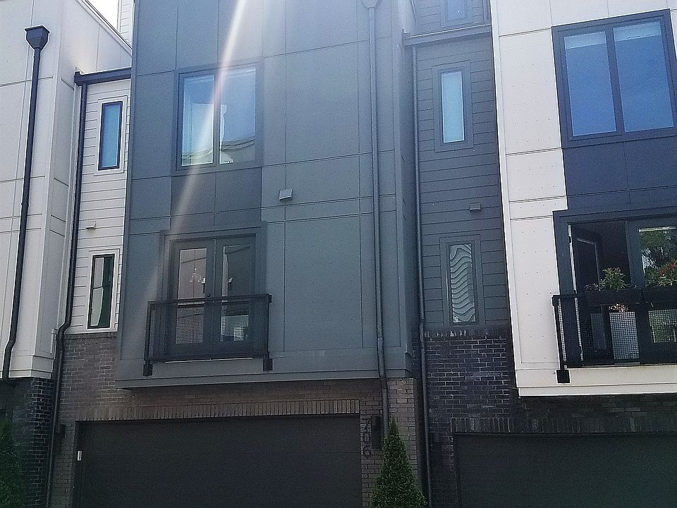 2nd image of 706 Oakview Rd