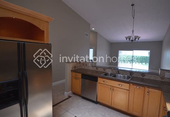 5th image of 3160 La Mirage Dr