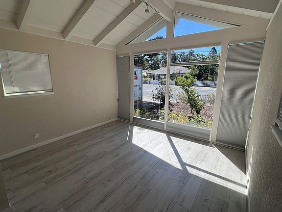 2nd image of 1141 Lovell Ave