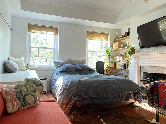 3rd floor bedroom (furnished)