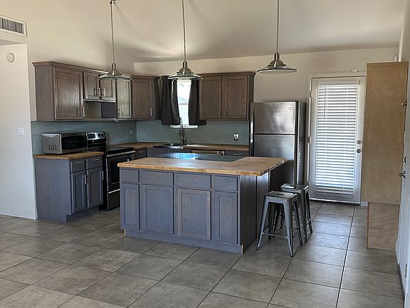 2nd image of 2224 E Glenrosa Ave