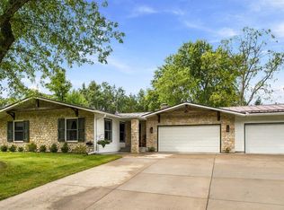 416 S Harrison St, Waupaca, WI 54981