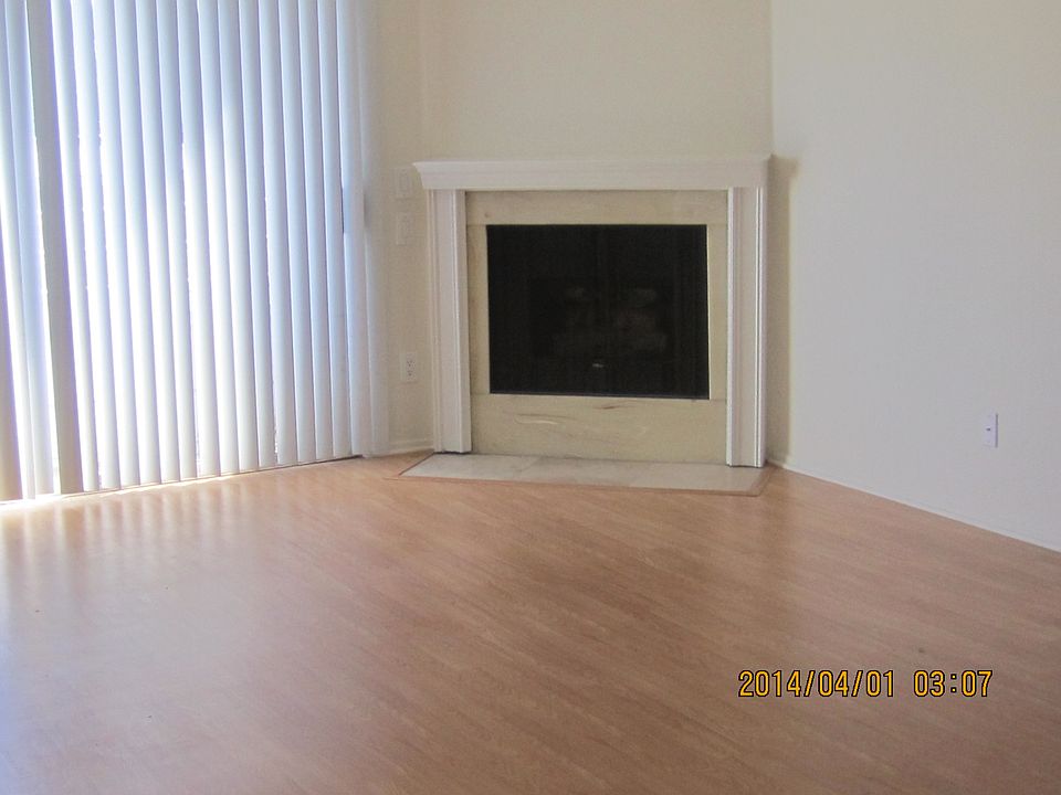 Living room/Fireplace