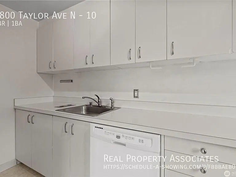 1800 Taylor Ave N #10 — Photo 11