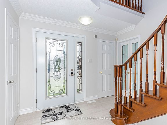 4th image of 14 Canarvan Ct