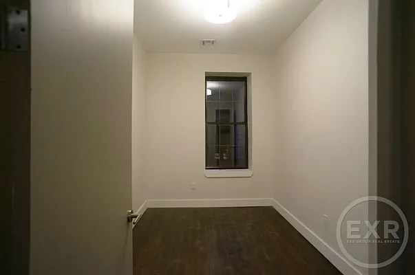 Rented by EXR | media 32