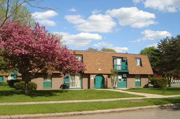 The Grove Apartments — Photo 8