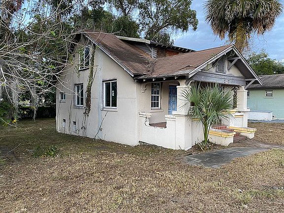 2nd image of 207 W Voorhis Ave