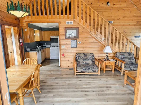 721 Skatepark Ct, Warrens, WI 54666