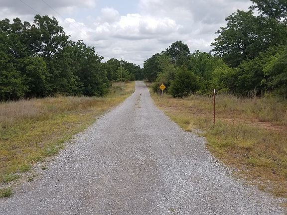 Private road to property