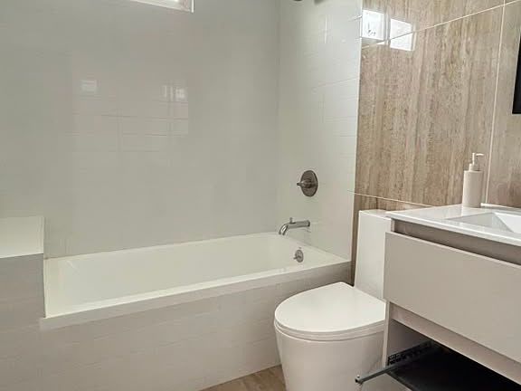 4th image of 110 Chestnut St #7