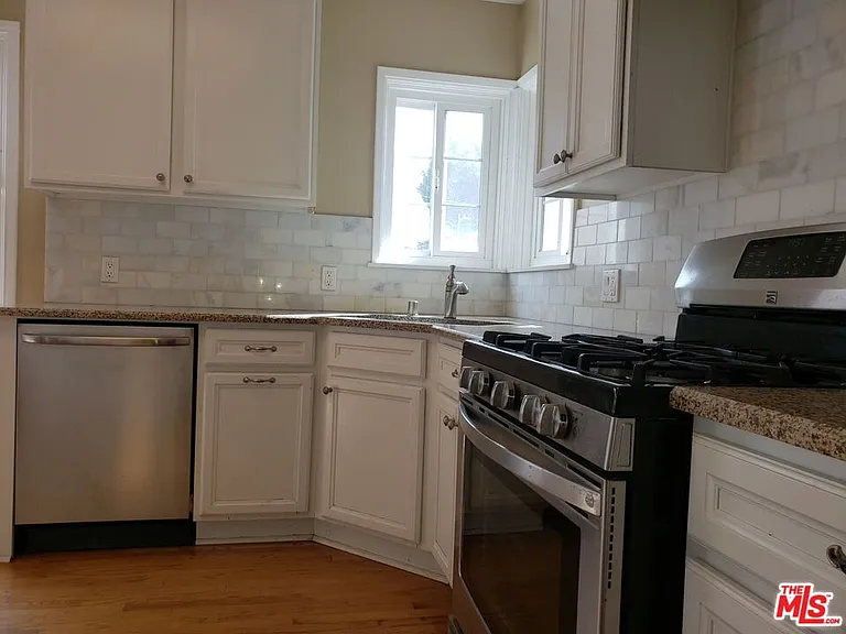 1729 S Carmelina Ave — Photo 12
