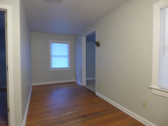 3rd image of 4044 Gilmore St